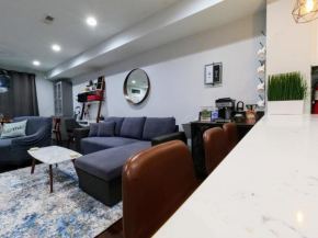 Modern, Chic, 3bd, Metro Accessible and Free Parking